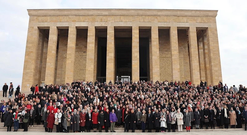 Bakanımız Göktaş, Türk Kadınına Seçme ve Seçilme Hakkı Verilmesinin Yıl Dönümünde Anıtkabir