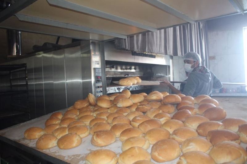 Afet Bölgesine Ekmek Gönderiliyor