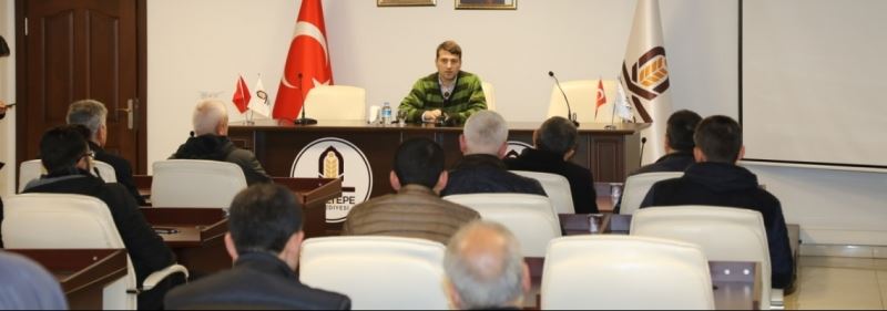 Depremzedeler İçin Toplantı Düzenledi