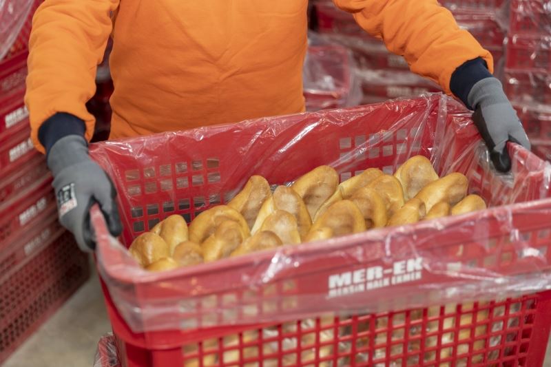 MER-EK Halk Ekmek Fabrikası’nın Bacası Depremzedeler İçin Tütüyor