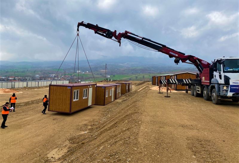 ORDU KÖYÜ İÇİN İLK KONTEYNERLER ADIYAMAN GÖLBAŞI’NA ULAŞTI