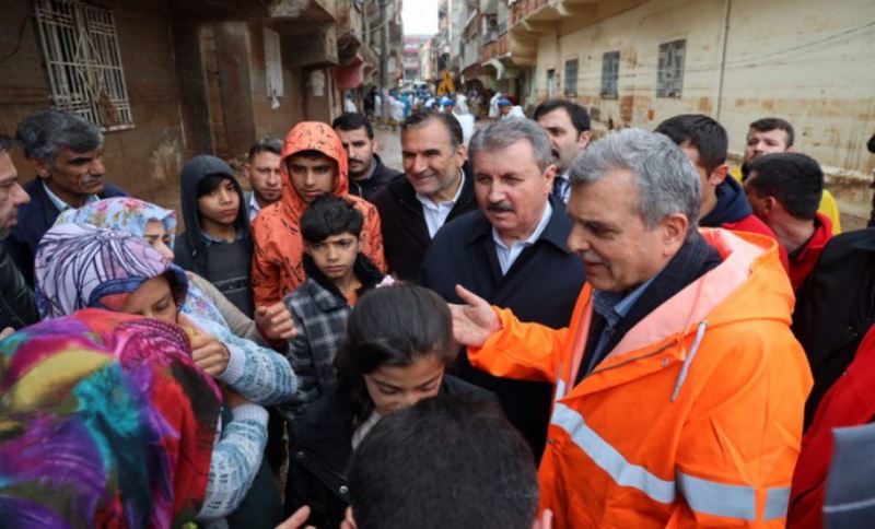 Başkan Beyazgül İle Bbp Genel Başkanı Mustafa Destici, Selden Etkilenen Aileleri Ziyaret Etti