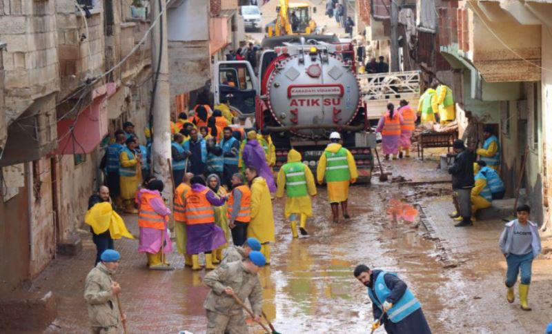 Şanlıurfa Büyükşehir Belediyesi Kentteki Temizlik Çalışmasını Sürdürüyor