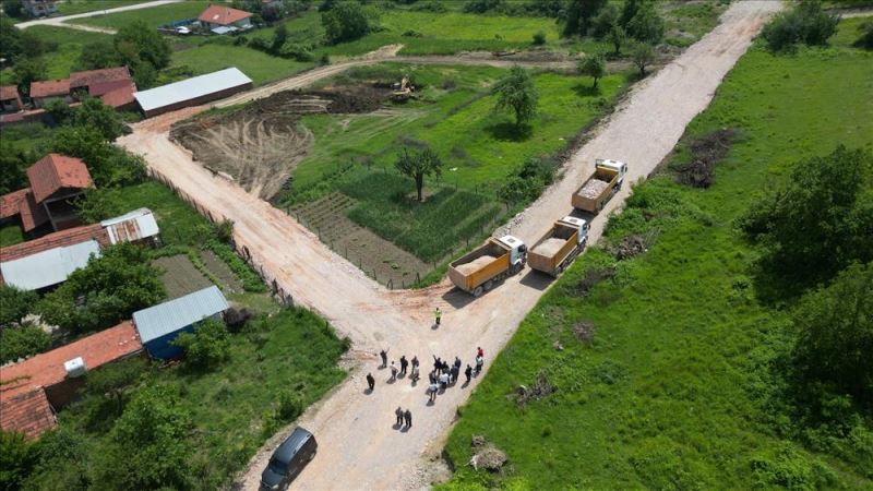 Yeniceköy’de 1 Yılda 14 Km Yol Açıldı