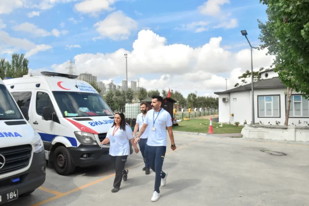  YILDA 8 BİN HASTAYA AMBULANS HİZMETİ VERİLİYOR