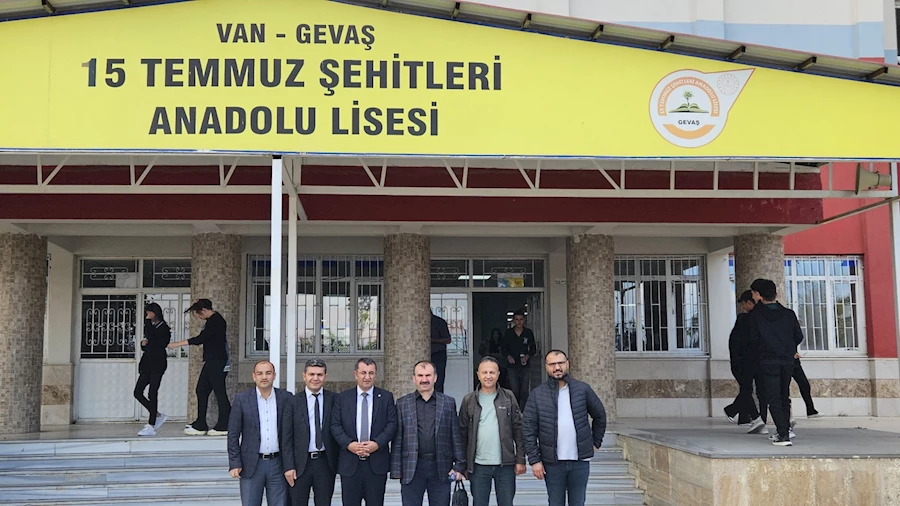 Van Yüzüncü Yıl Üniversitesi’nde düzenlenen proje yazma eğitimi sırasında öğrenciler ve eğitmenler.