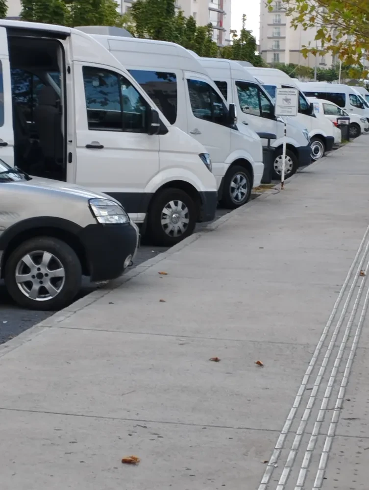 Bahçekent halkı servis şoförleriyle ilgili ciddi sıkıntılar yaşıyor.