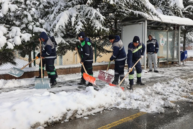 Başkan Arı “Nevşehir’de Kar Mesaimiz Aralıksız Sürüyor”