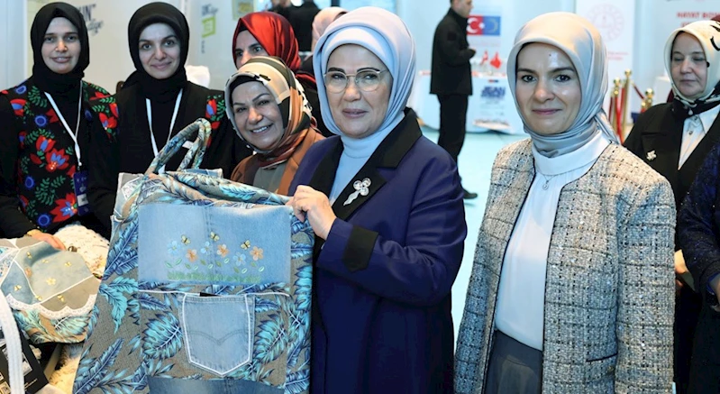 Emine Erdoğan Hanımefendi ve Bakanımız Göktaş 