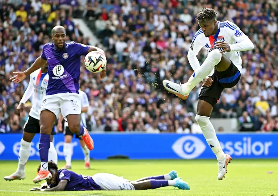 Wilfried Zaha, Lyon formasıyla Toulouse maçında