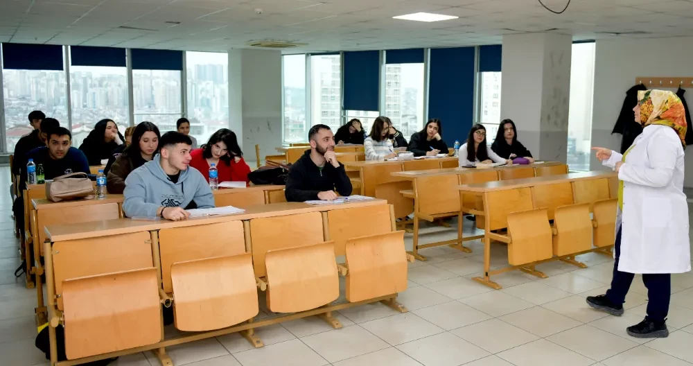 Sınav Yolunda Gençlere Eğitim Desteği