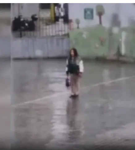 “Aksaçlılar’dan Yağmur Altındaki O Çocuğa Milli Ruh Övgüsü”