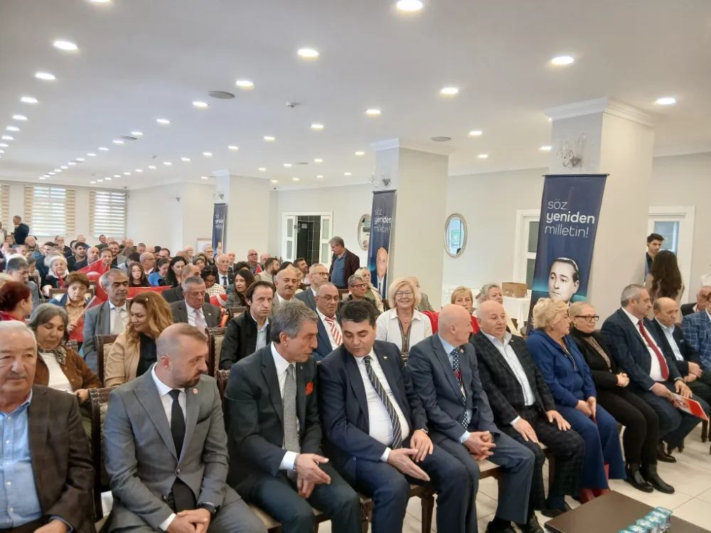 Demokrat Parti Zeytinburnu’nda Coşkulu Kongre