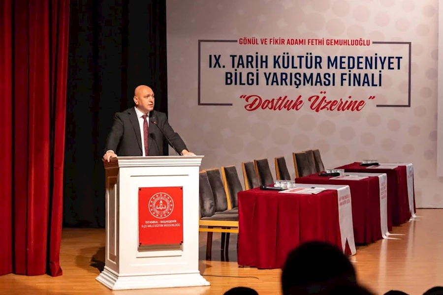 Başakşehir Emin Saraç Kültür Merkezi’nde düzenlenen BİHADER Tarih Kültür Medeniyet Bilgi Yarışmasından kare