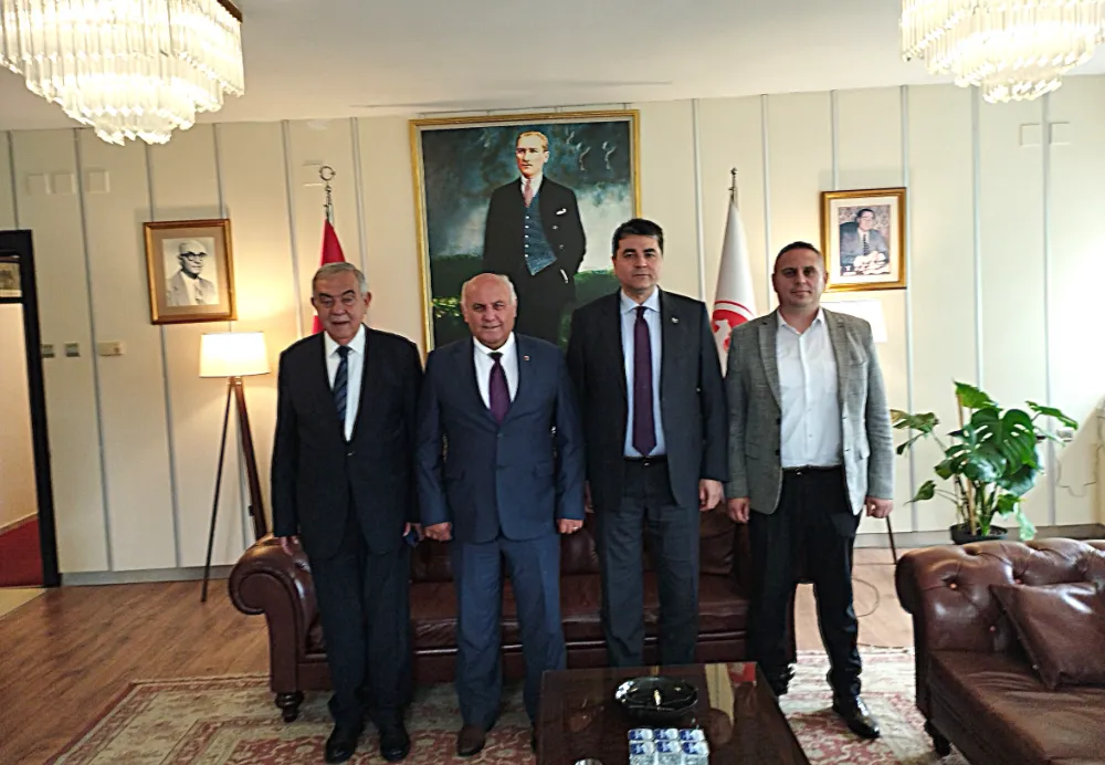 GÜLTEKİN UYSAL’A ZİYARET: DEMOKRAT PARTİ GENEL MERKEZİ’NDE SICAK BULUŞMA
