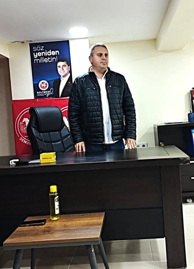 Demokrat Parti Başakşehir İlçe Başkanı Tarık Barka’nın yeni ilçe binasında gerçekleştirilen aylık yönetim kurulu toplantısında yaptığı konuşma