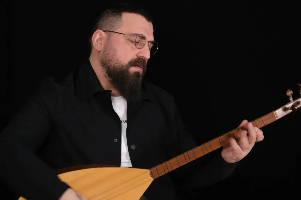 Bülent Genç, 20 yılın birikimiyle Oy Nazlım'ı yayınladı