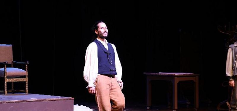 IBB Sehir Tiyatrolari’nin yeni oyunu “Moby Dick” Sultangazi seyircisiyle bulustu