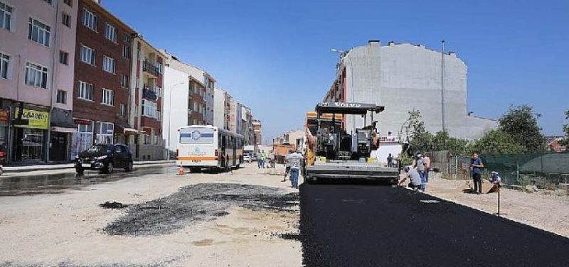 Eskisehir Ali Riza Efendi Caddesi’nde asfalt çalismasi basladi