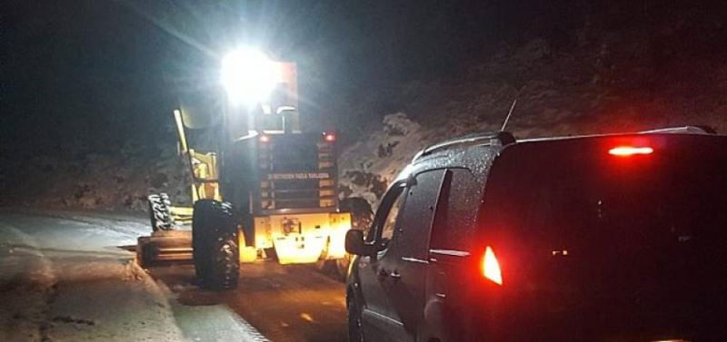 Aydin Büyüksehir Belediyesi Ekipleri Karla Mücadele Çalismalarini Sürdürüyor