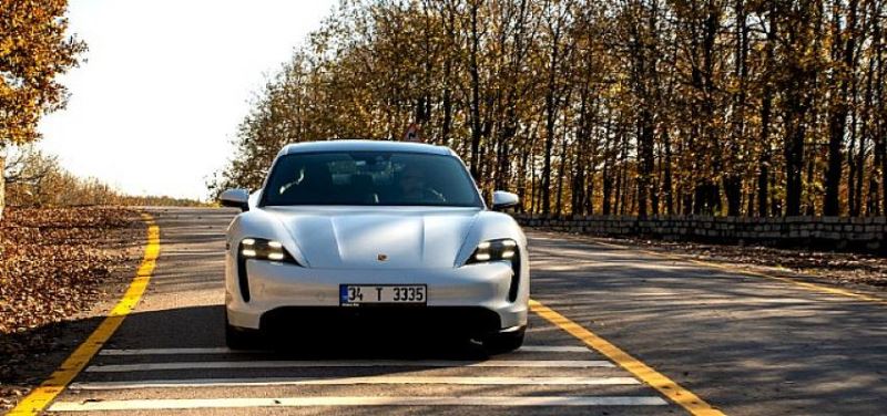 Porsche, tüm elektrikli otomobiller için Türkiye’ye sarj agi kurdu