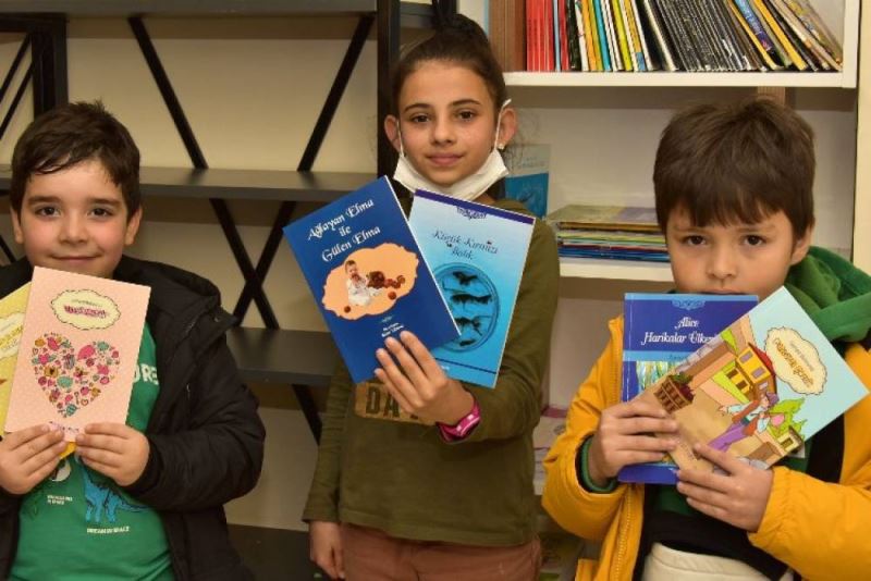 Izmir Aliaga Belediyesi’nden okullara 5 bin 260 kitap